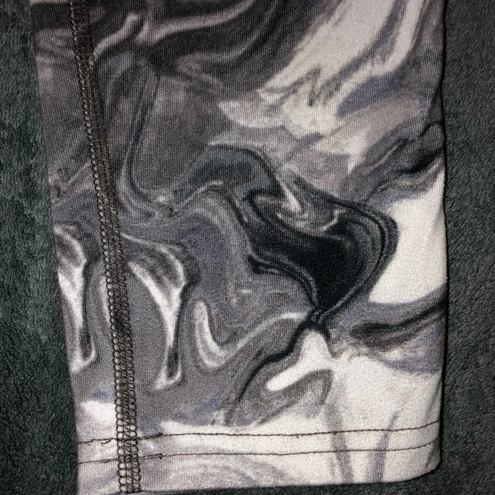 ❗️SOLD❗️C9 Champion•Black & White Marble Design Leggings - Picture 5 of 12